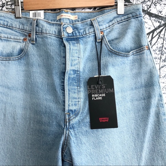 NWOT!!Levi’s Ribcage Flare high rise jeans 32 - Picture 3 of 3